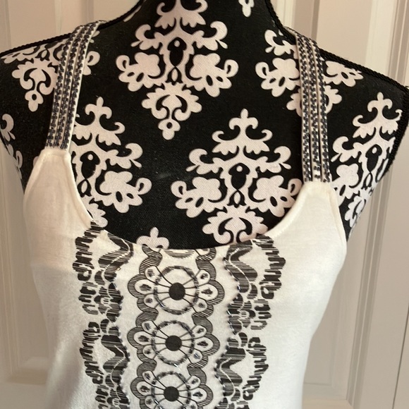 Super fun cream w/ grey pattern with grey beads and race back w/ beaded straps - Picture 2 of 15
